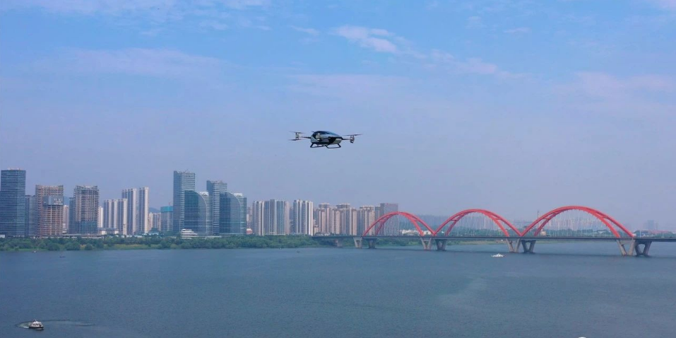 中国民航局官网发文！亿航EH216-S载人级无人驾驶航空器即将投入商业运行