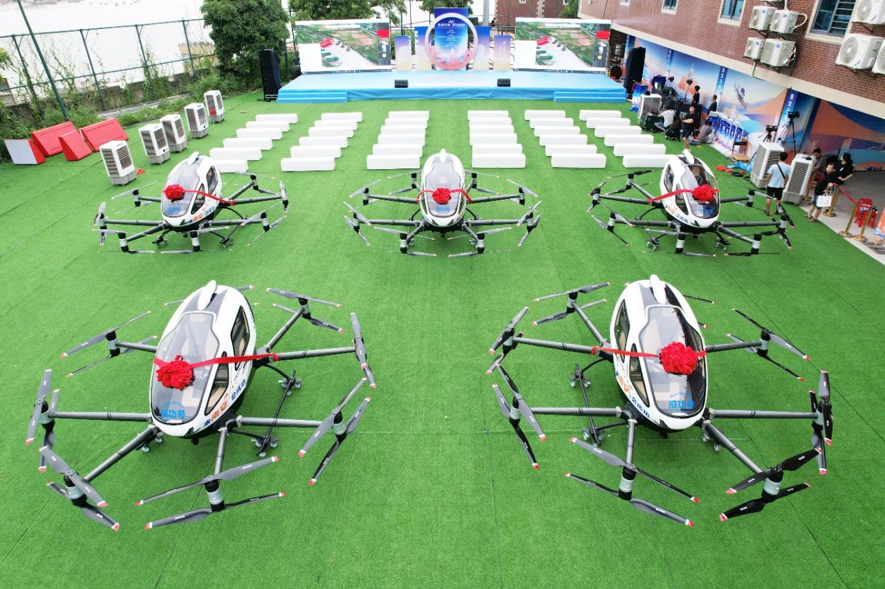 Yihang Intelligent delivers 5 EH216-S unmanned manned aircraft to Nan'an Transportation Group