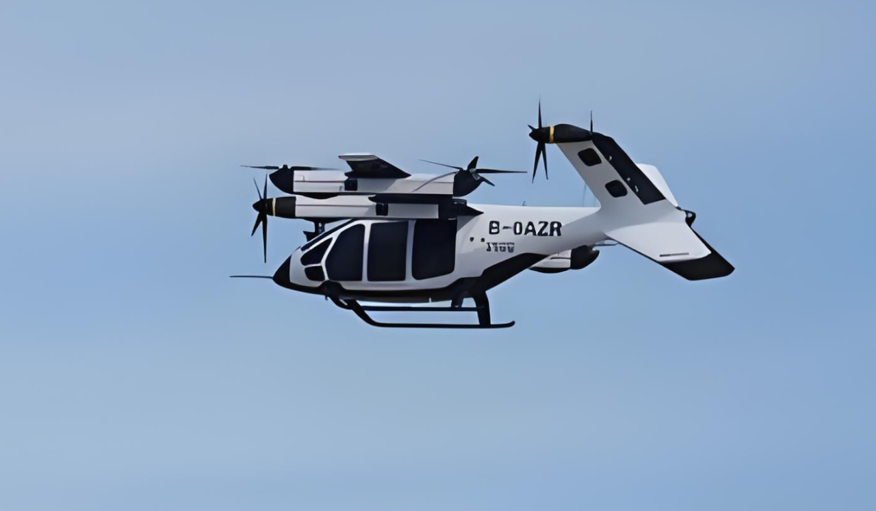 吉利旗下沃飞长空(eVTOL)AE200成功完成了首次公开试飞：完美的展示了AE200的全倾转飞行能力